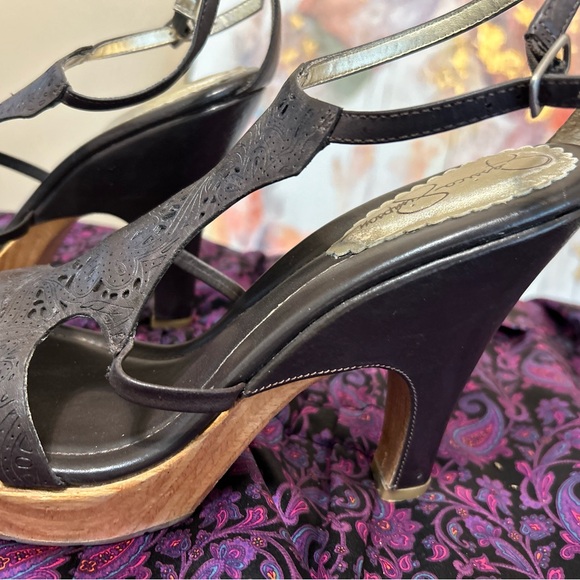 Brown leather western-inspired wedge sandals - Picture 3 of 6